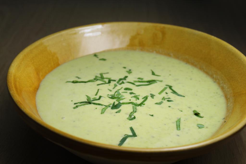 GREEN PEAS SOUP WITH MINT